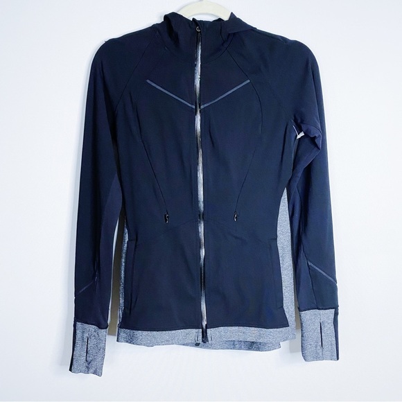 Lululemon - Black and Grey Rain-On Train-On Jacket - Picture 3 of 7